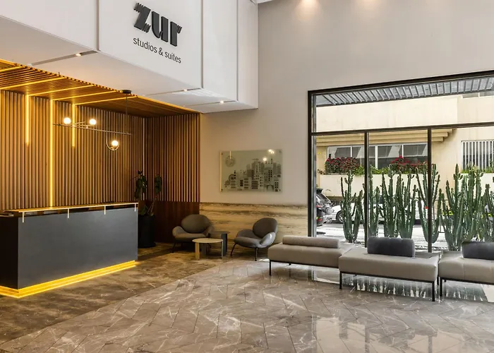 Zur Studios And Suites