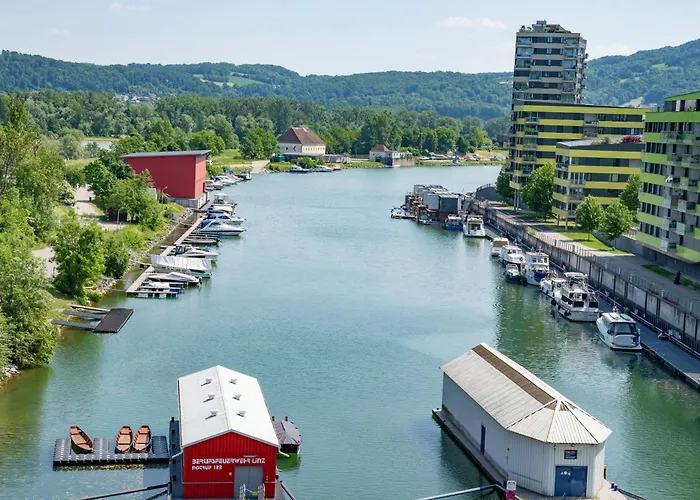 Trans World Hotel Donauwelle
