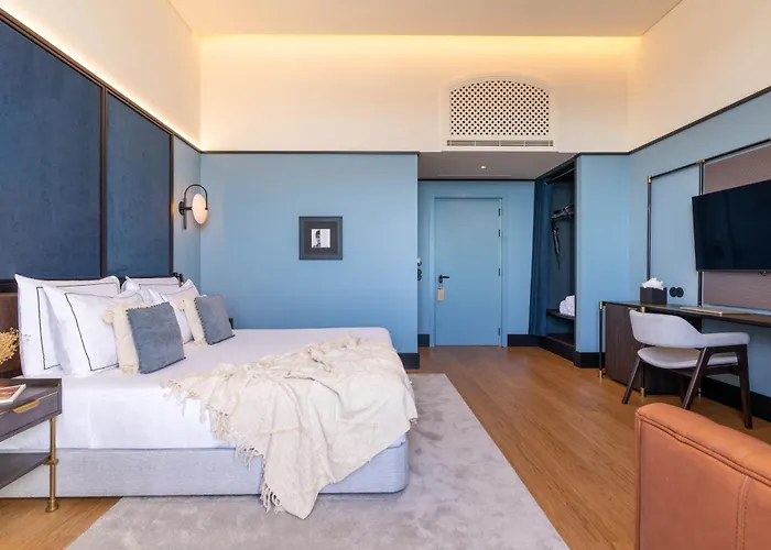 The Editory Riverside Hotel, An Historic Hotel
