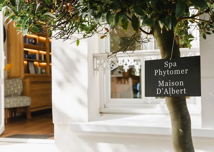 Le Castel Cabourg Hotel & Spa- Restaurant La Calypso