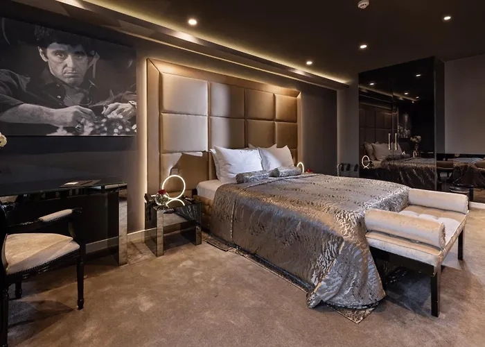Hotel 9
