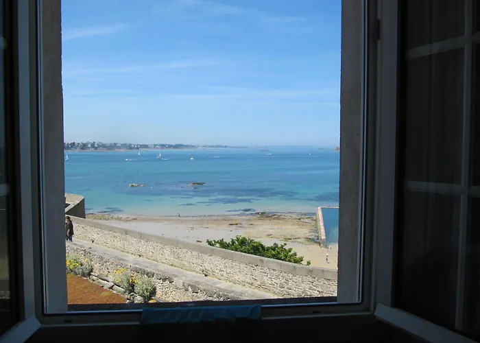 Hotel La Porte Saint Pierre-Logis Hotel Intra Muros Renove En 2026