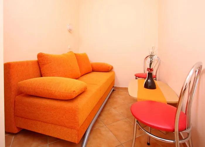 Apartments And Rooms Vesna Novalja