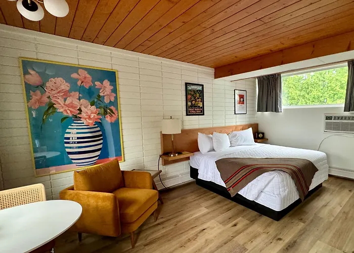 The Sierra Motel Traverse City