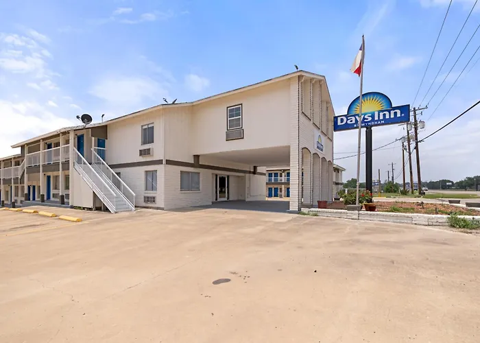 Days Inn By Wyndham Kenedy Karnes City
