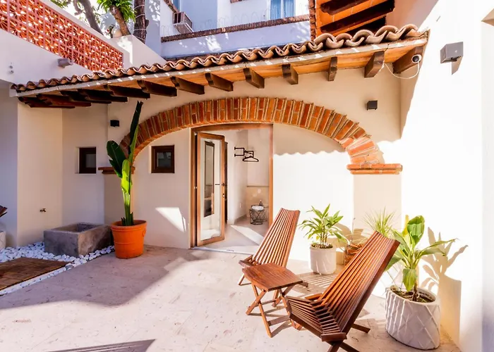 Casa Victoria Malecon - Adults Only