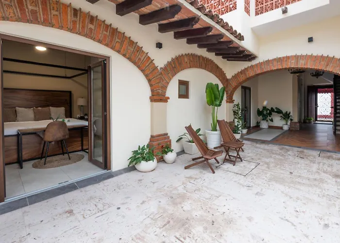 Casa Victoria Malecon - Adults Only