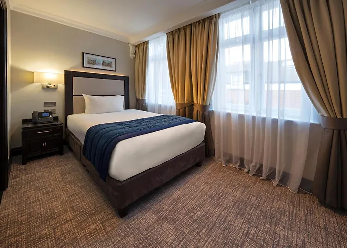 Wellington Hotel By Blue Orchid