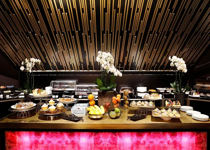 U-Visionary Roma Hotel