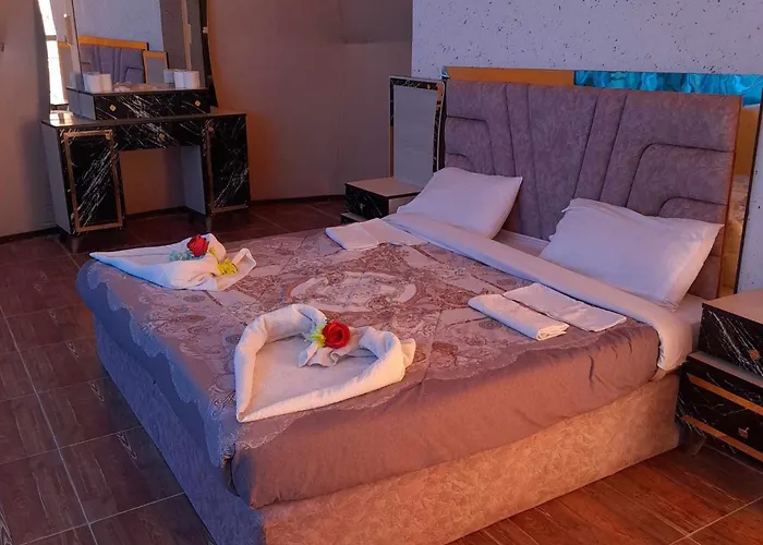 Sami Al Muzna Rum Camp