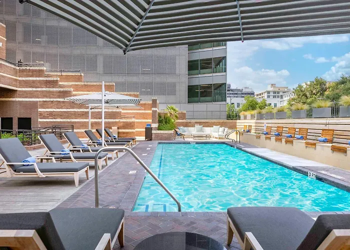 Doubletree Suites By Hilton Austin Downtown Capitol