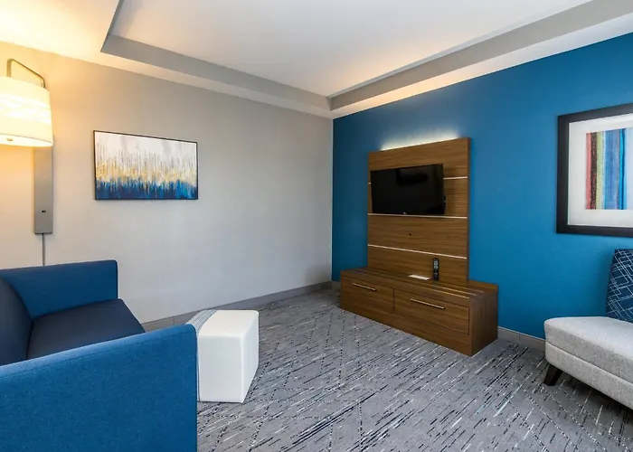Holiday Inn Express & Suites Downtown Louisville By Ihg