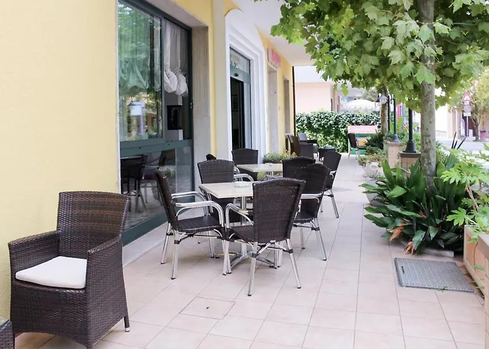 Azzurro Beach Hotel Igea Marina