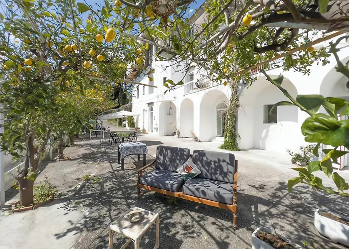 Casa Nina- Camere Con Vista Mare E Terrazza A Raito, Costiera Amalfitana