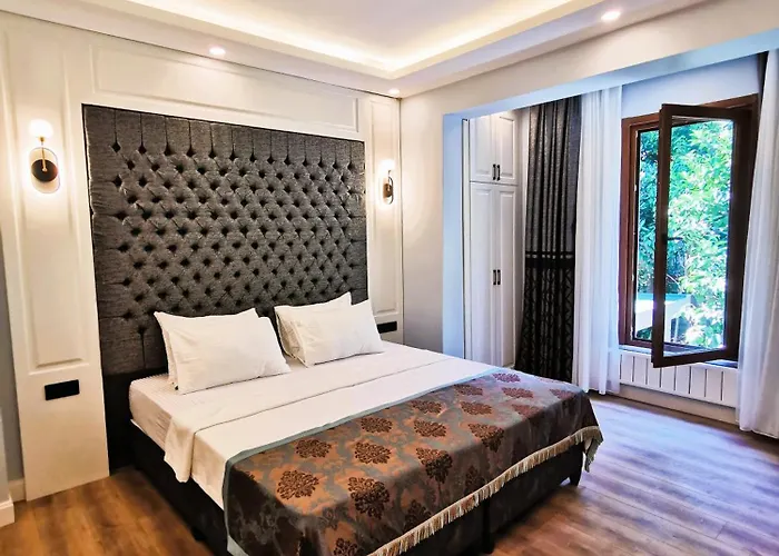Luxx Garden Hotel