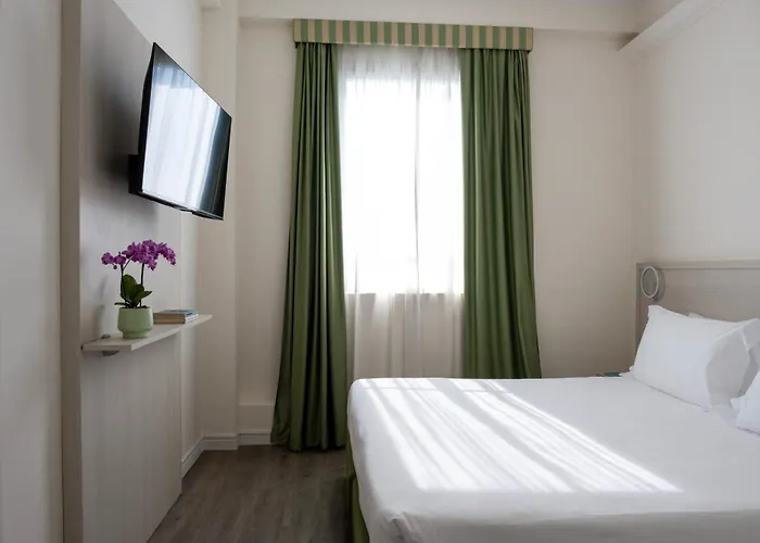 Hotel Embassy Pero