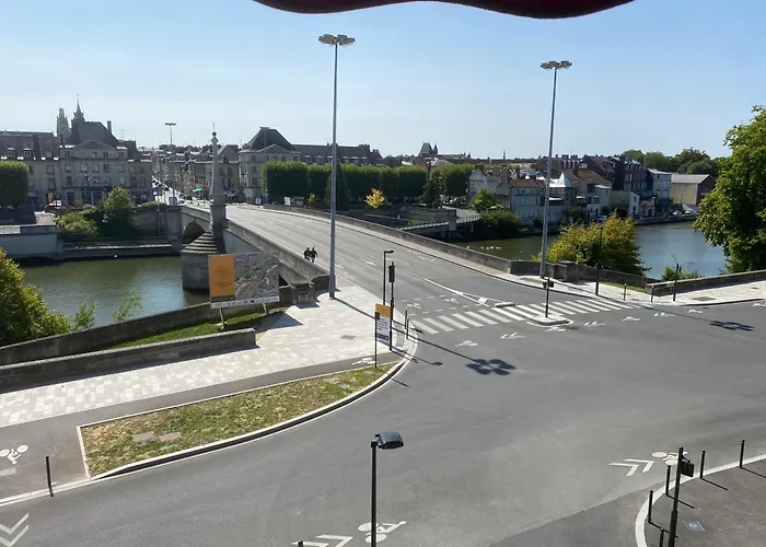 Hôtel de Flandre Centre-Ville, vue Oise