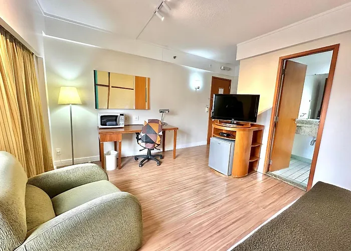 Flat Particular Rua Borges Lagoa c/ garagem UH1008