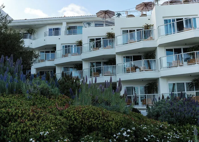 Casa Loma Beach Hotel