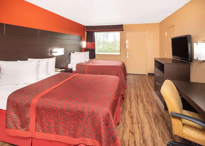 Days Inn By Wyndham Tupelo