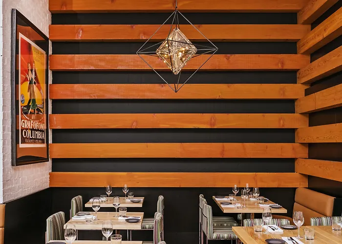 Moda Hotel Vancouver