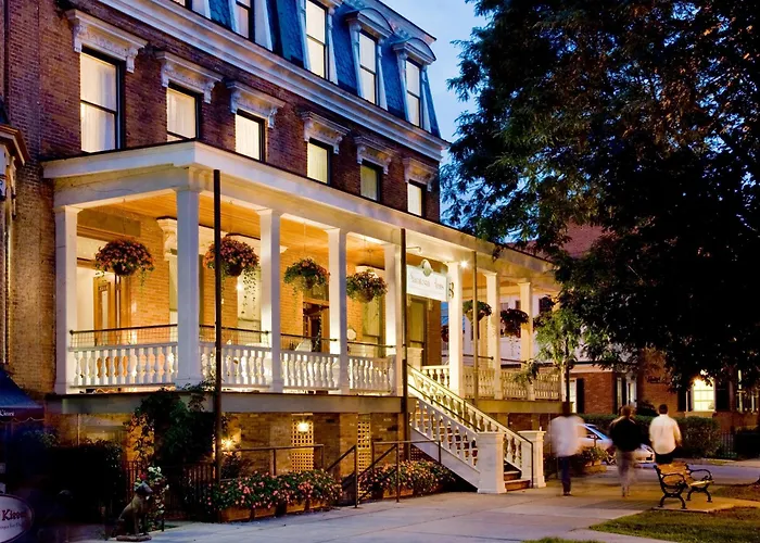 Saratoga Arms Hotel