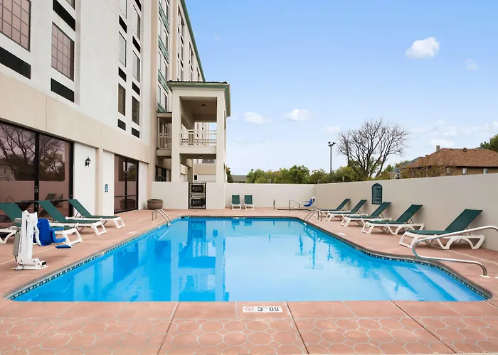 Wyndham Garden Wichita Downtown Hotel