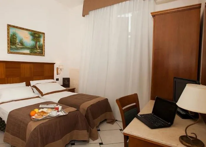 Hotel Garibaldi Naples