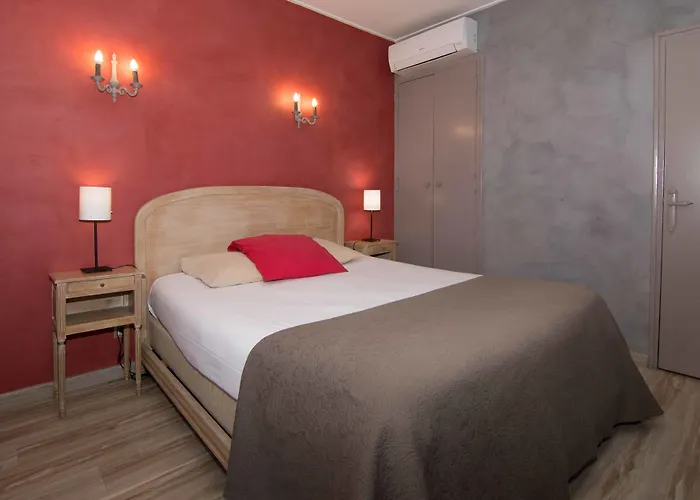 Empire Hotel