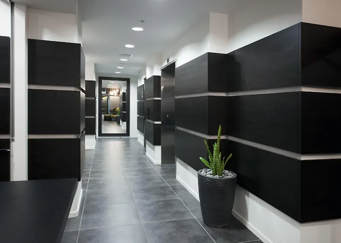 Nesuto St Martins Apartment Hotel