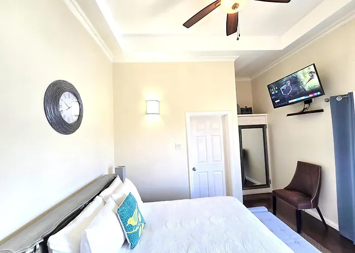 Blue Paloma Bed & Breakfast