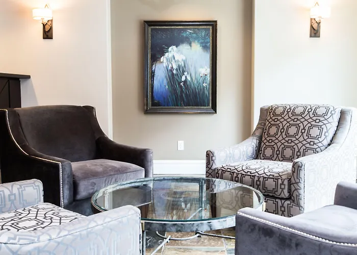 Canterra Suites Hotel
