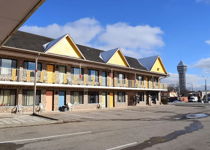 Falls Inn Near Casino Niagara By Oyo