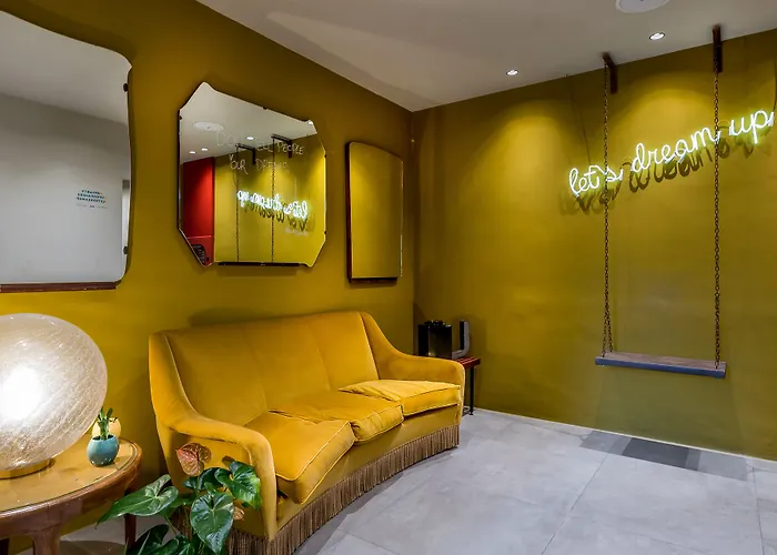 Up Hotel