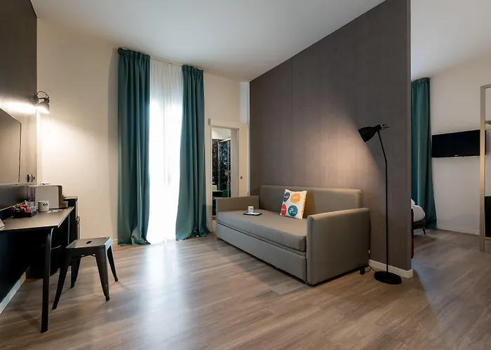 Up Hotel