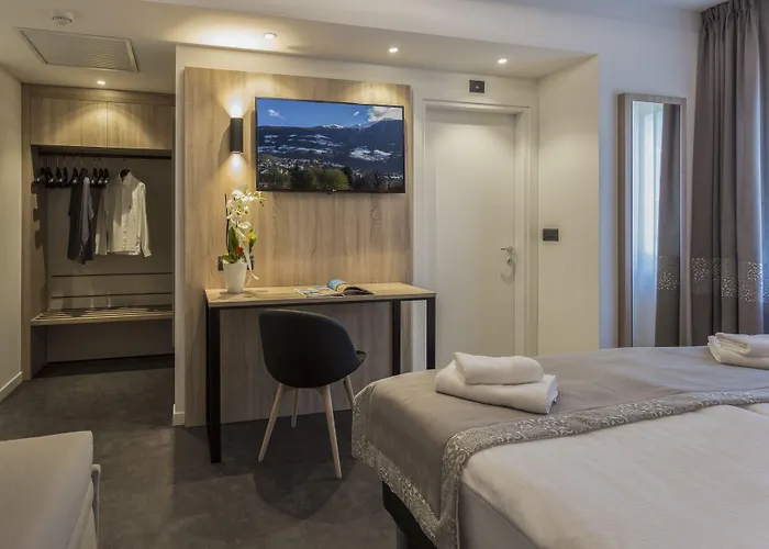 Tourist Hotel