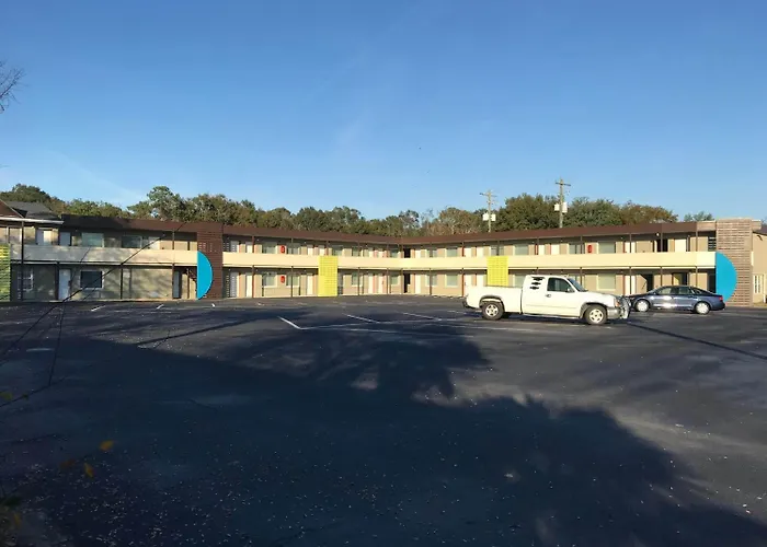 Oasis Inn