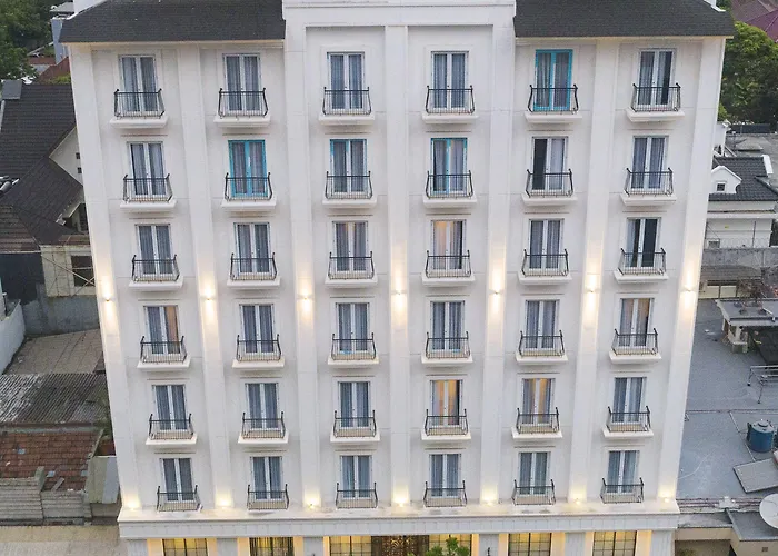 Jambuluwuk Thamrin Hotel