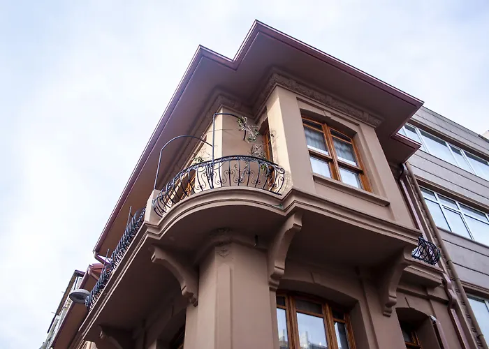 No 1 House By Valence