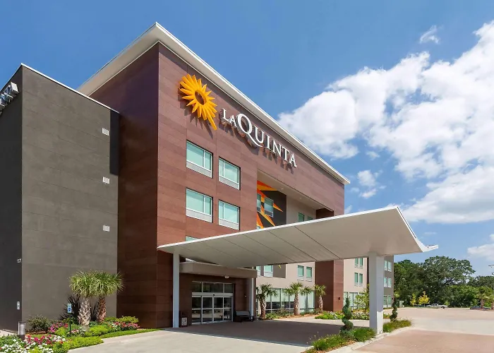 La Quinta Inn & Suites By Wyndham Lafayette Oil Center