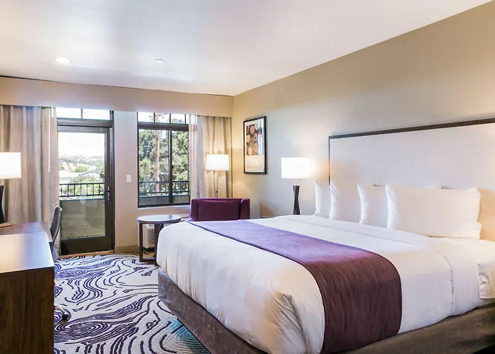 Hotel Siri Downtown - Paso Robles