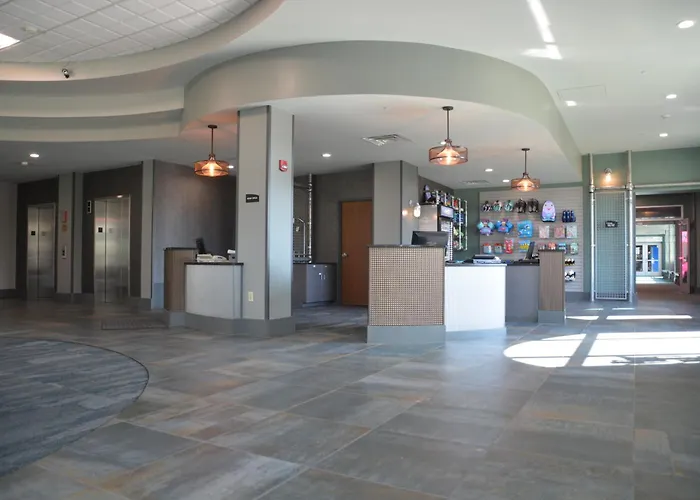 Grand Harbor Resort And Waterpark Dubuque