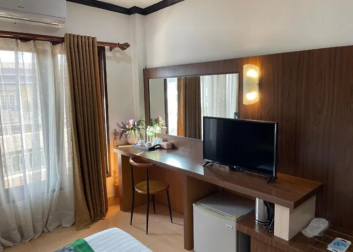 Lucky City Hotel