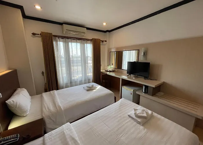 Lucky City Hotel