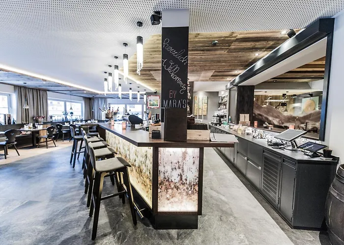 Hotel Central Bar & Restaurant