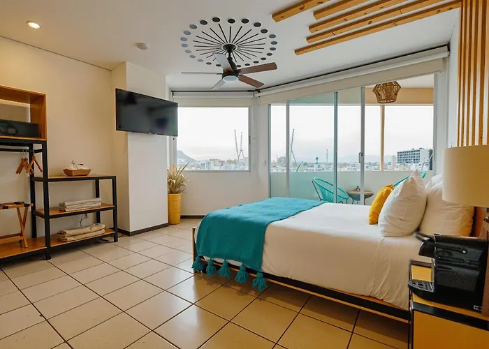Mayan Monkey Los Cabos - Social Hostel (Adults Only)