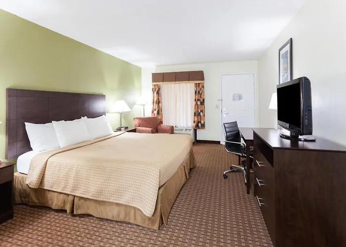 Super 8 By Wyndham Decatur/Dntn/Atlanta Area