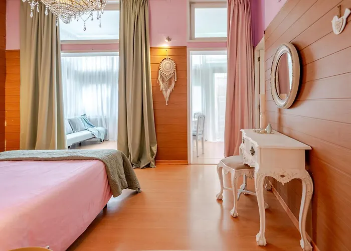 Serafina Palace Historic Charm By The Sea
