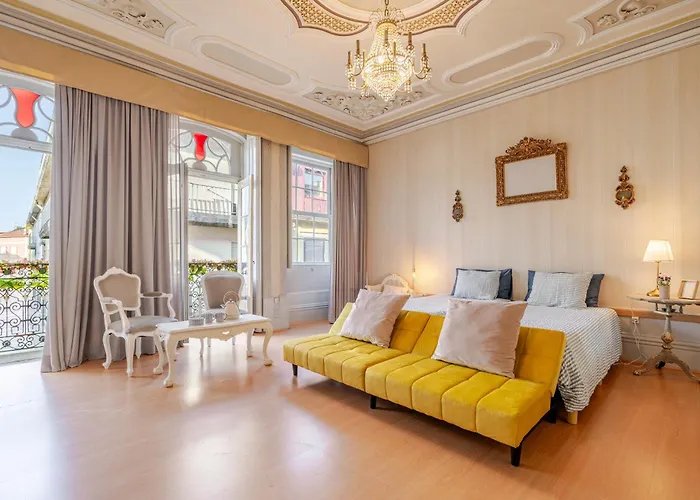 Serafina Palace Historic Charm By The Sea
