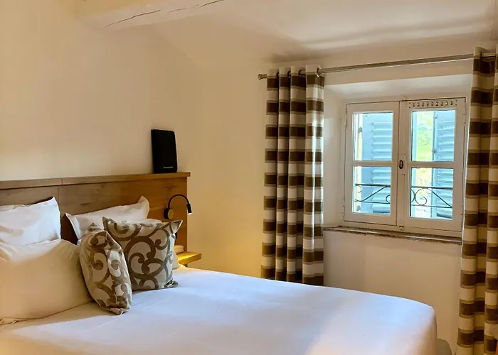 Hotel B Lodge